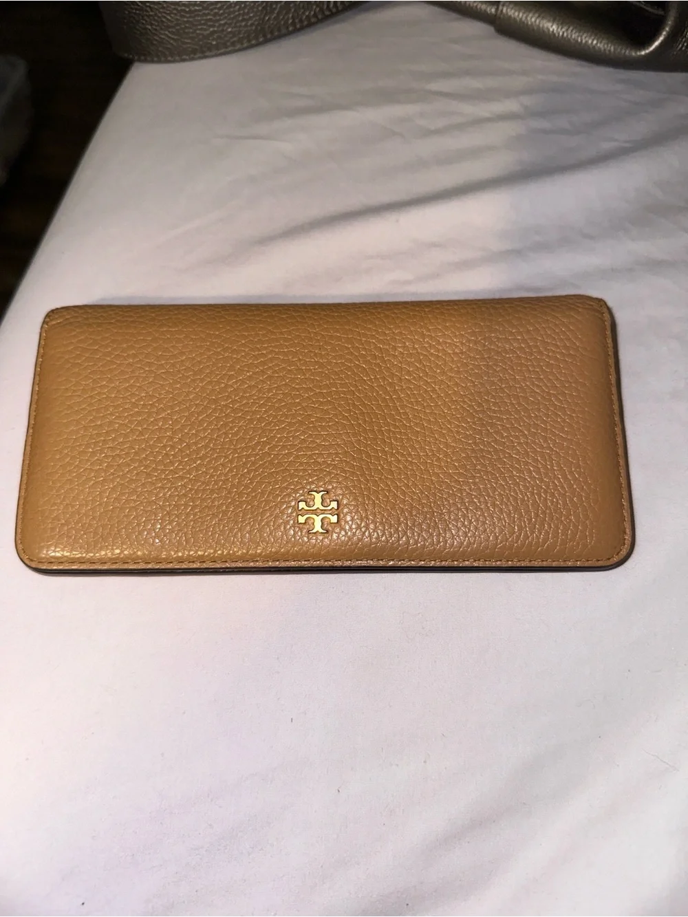 Tory Burch Pebbled Leather Zip Wallet in Camel tan gold acc like new orange int
